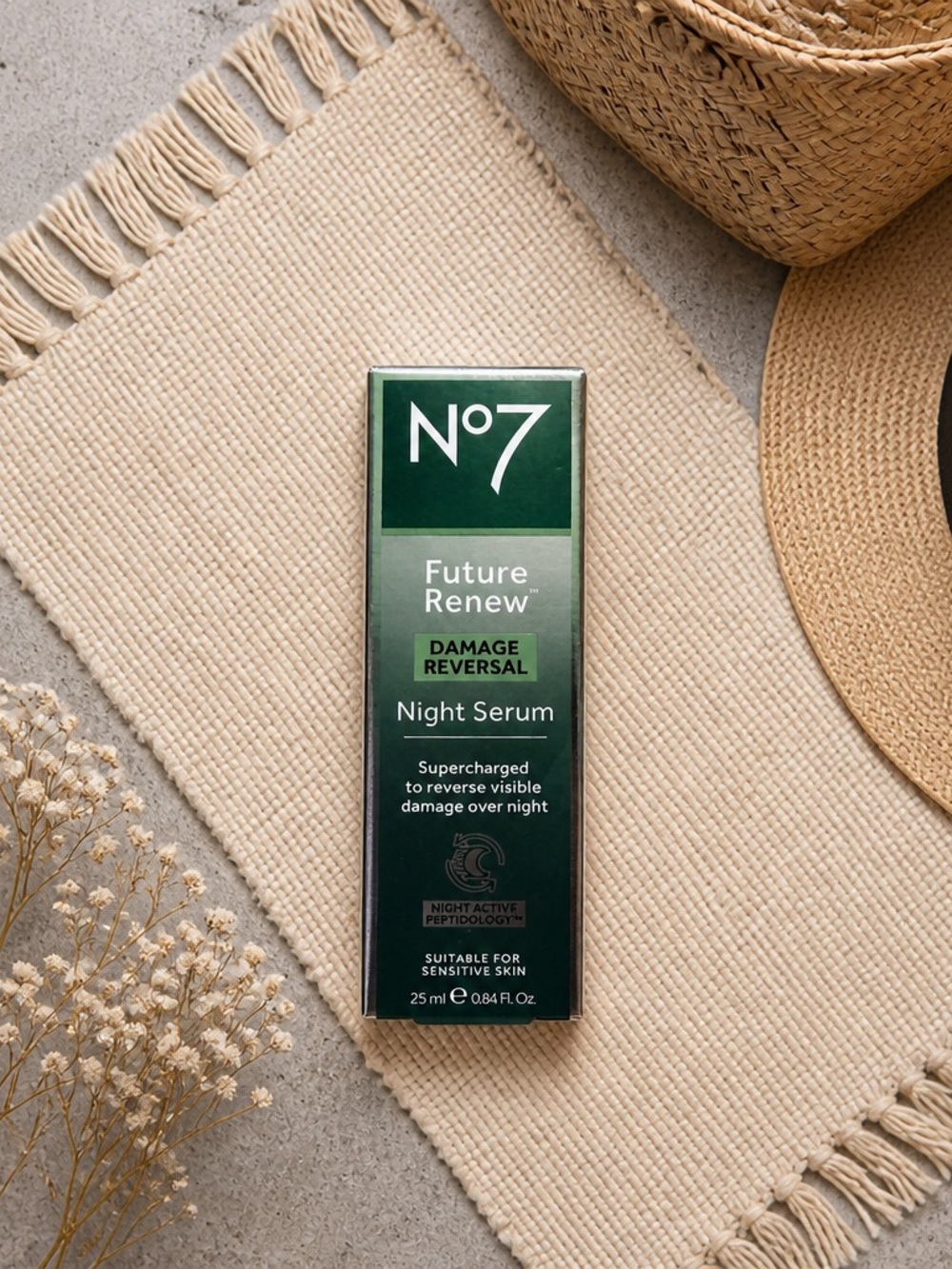 No7 Future Renew Damage Reversal Night Serum - Green